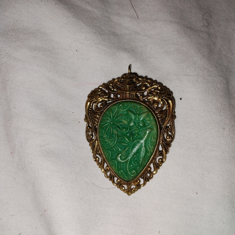 Jade color broach